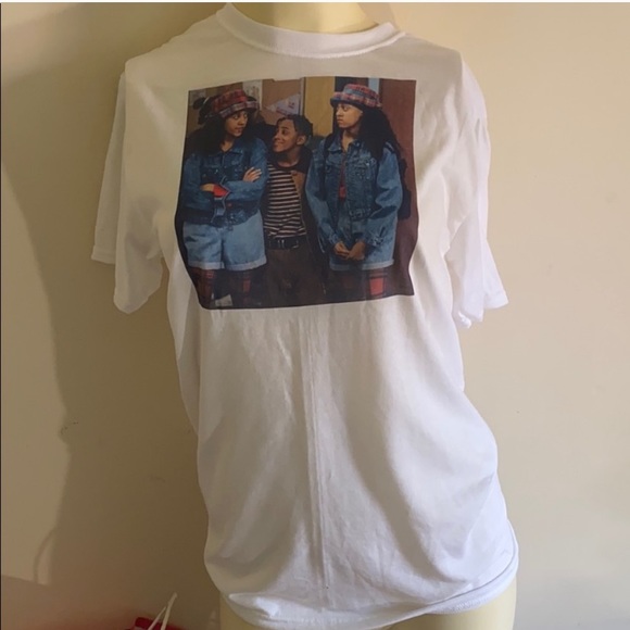 SISTER SISTER graphic tee. 👭 - Picture 2 of 4